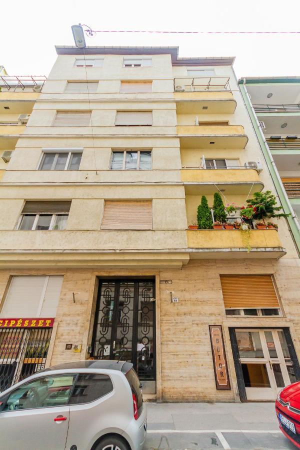 Central Studio @ Jaszai Mari Square Budapest Exterior photo